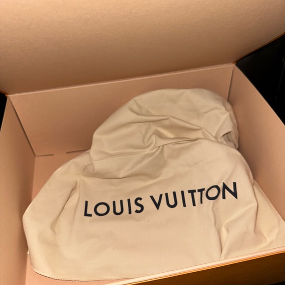 Louis Vuitton Monogram Surene MM black handbag - Picture 9 of 15